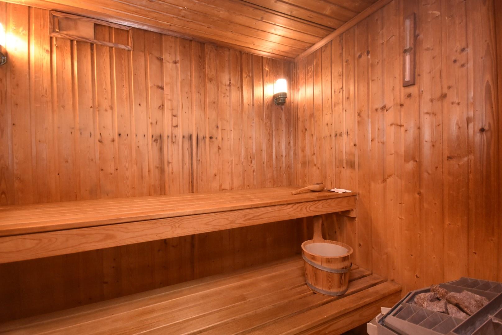 30 Alexandra Court, The Esplanade, Penarth, CF64 3LA